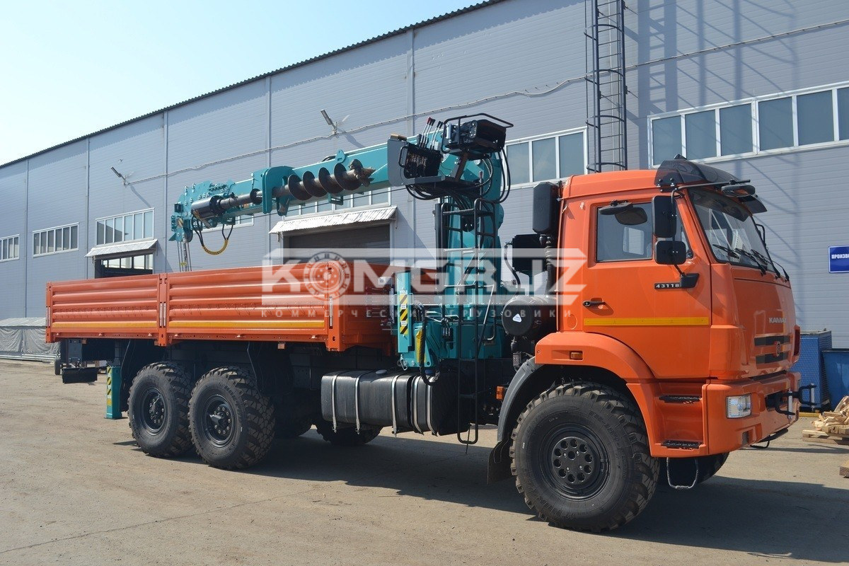 Бортовой КАМАЗ 43118 c КМУ HKTC HLC 8027 фото