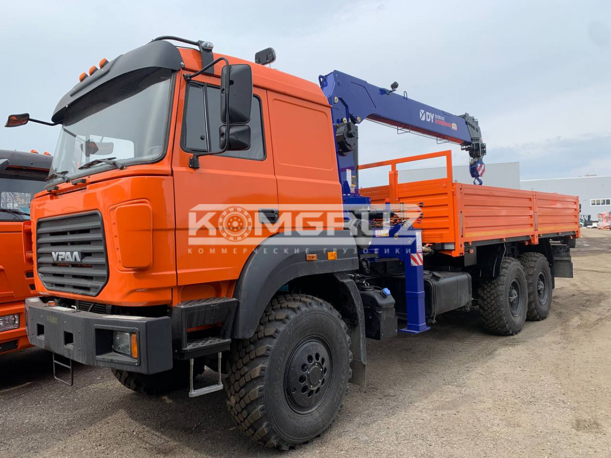 Бортовой Урал-М 4320 бескапотный с КМУ DongYang ss1414