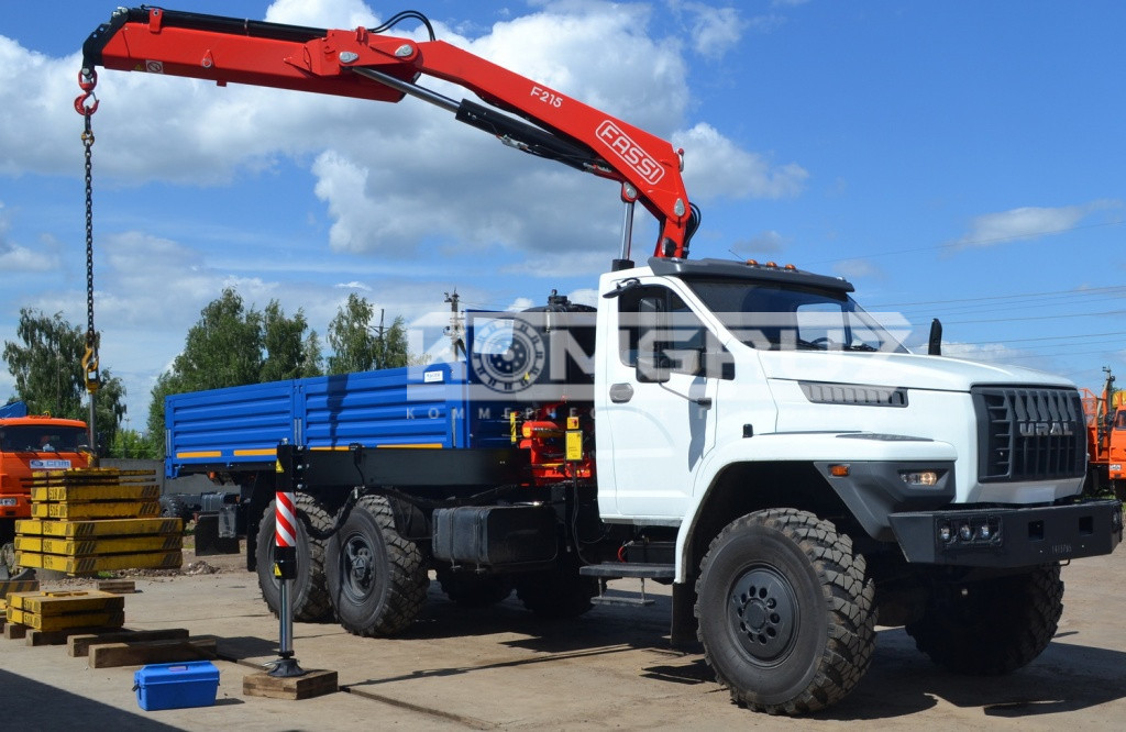 Бортовой Урал Next 4320 c кму Fassi F195A.0.22