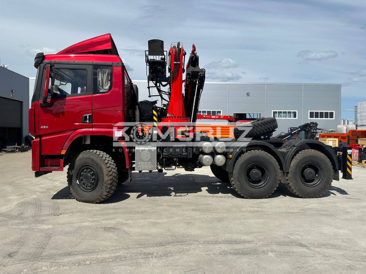 Седельный тягач Shacman 6x6 c КМУ Sunhunk K 238 фото