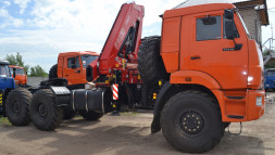 Седельный тягач КАМАЗ 43118 с КМУ Fassi F245A.0.22